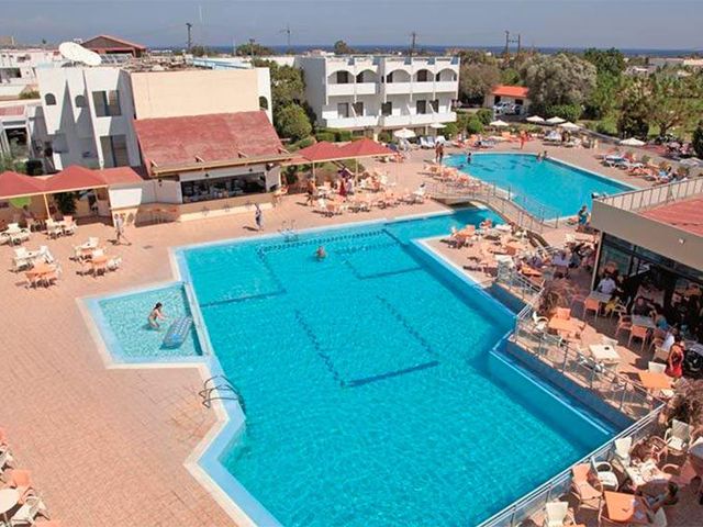 Evi Hotel 3*